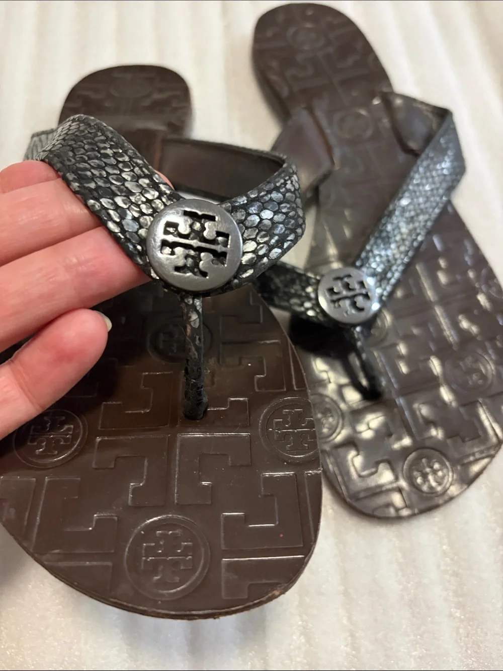 Tory Burch Thora Pewter black silver logo top  Snake Thong Sandals, 8